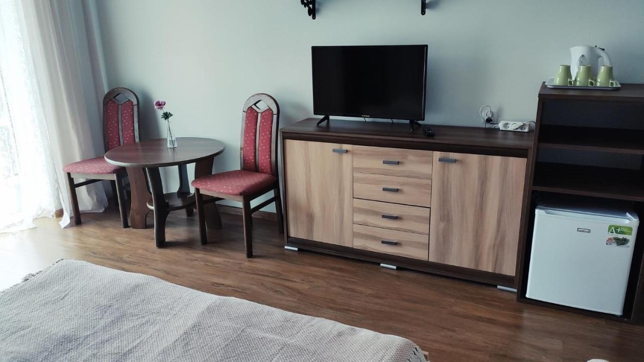 Emada- Pokoje Goscinne I Studia Ostrowo  Buitenkant foto