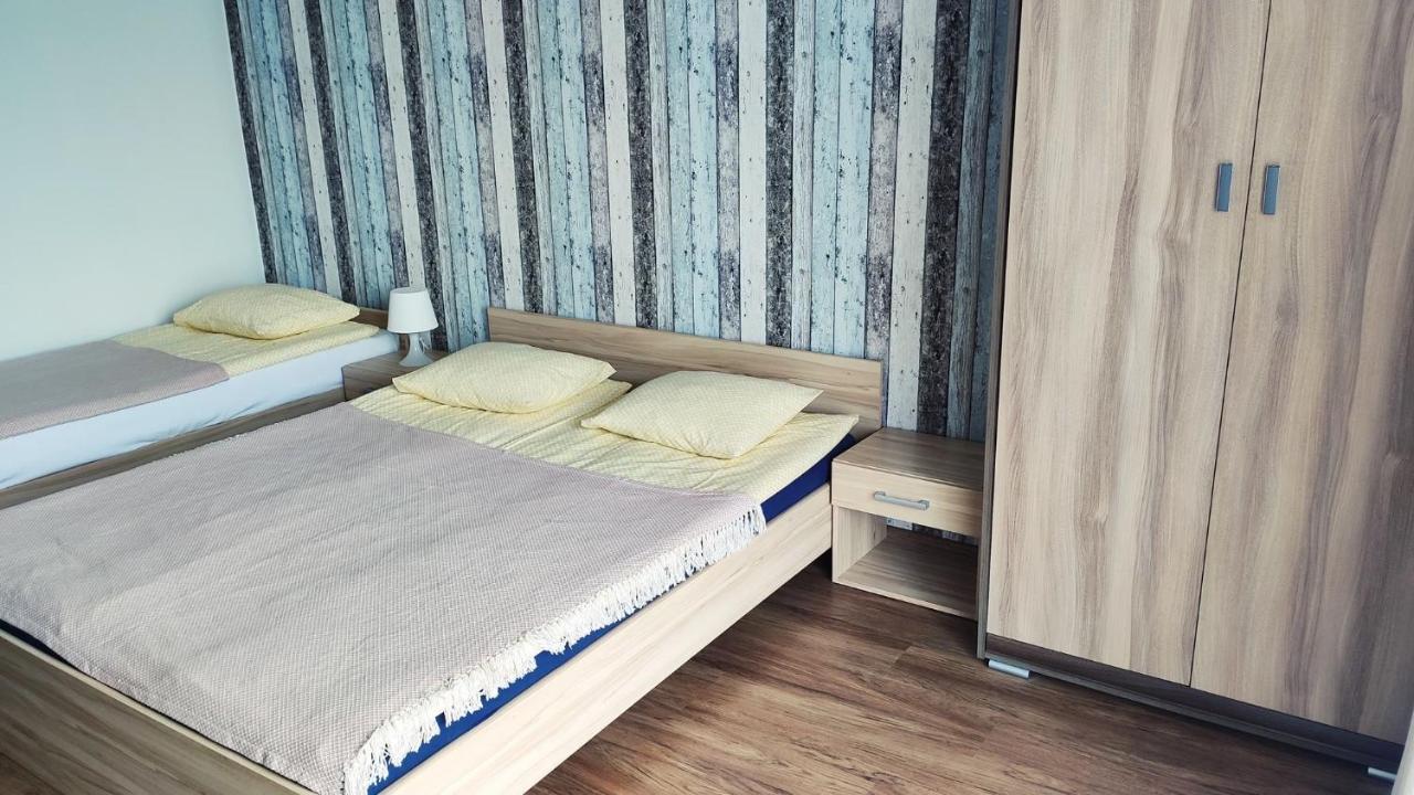 Emada- Pokoje Goscinne I Studia Ostrowo  Buitenkant foto