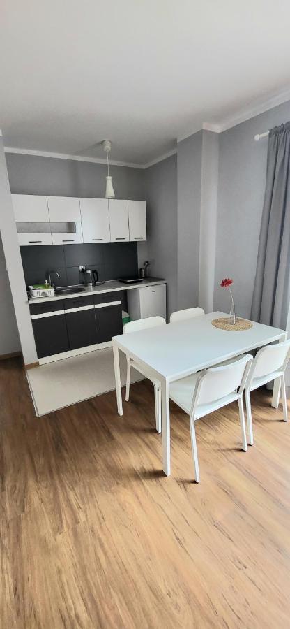 Emada- Pokoje Goscinne I Studia Ostrowo  Buitenkant foto